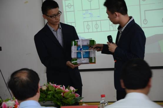 �f��: C:\Documents and Settings\Administrator\����\�˺ͱ��Qِ\DSC_0351_����.jpg